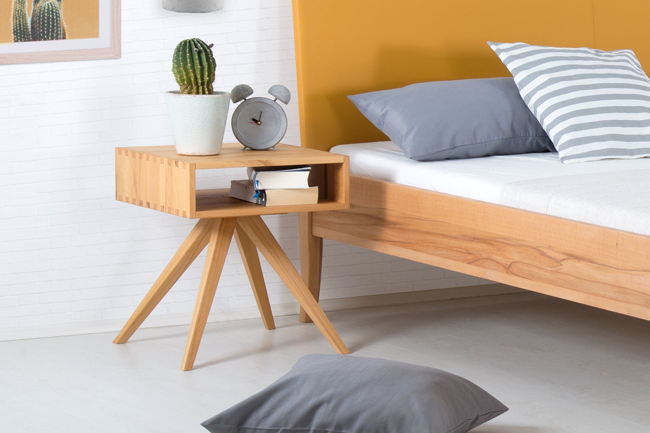 AKIT S Nachttisch / Beistelltisch