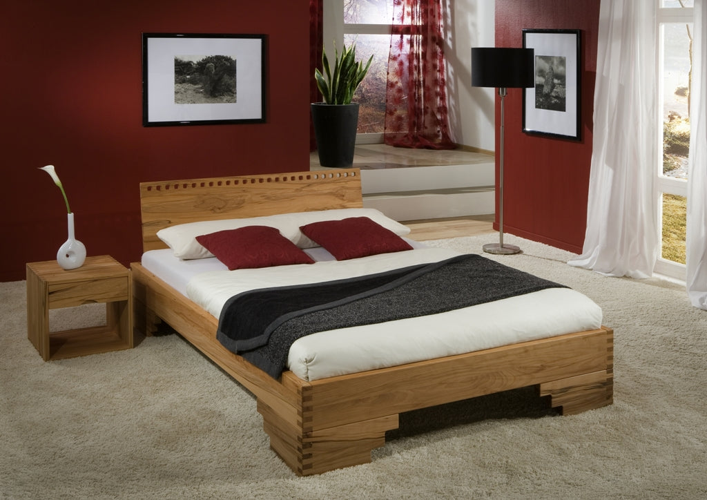 EMPERA 03 Massivholzbett, metallfrei, Lehne mit quadratischen Durchbrüchen