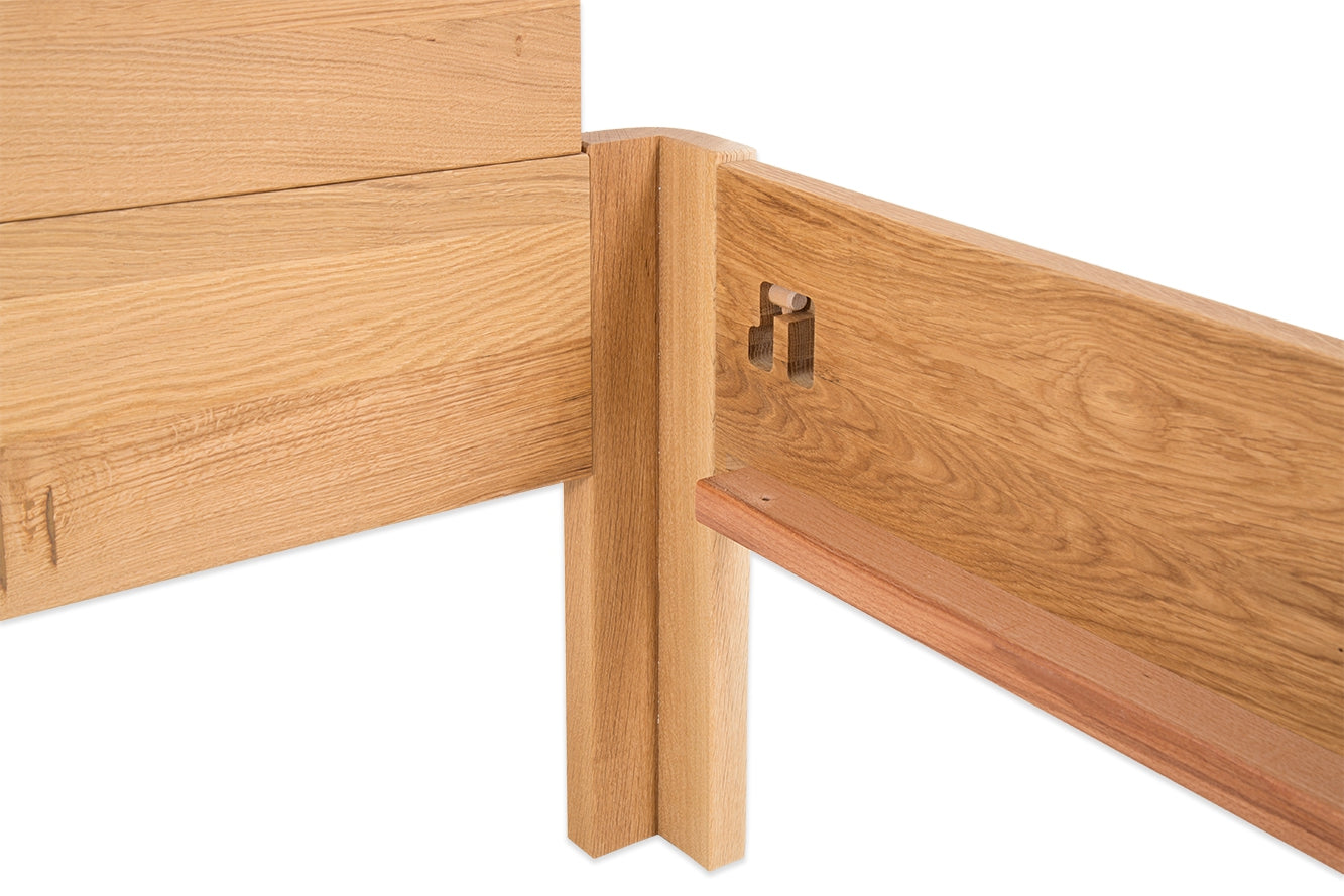 Detailansicht der durchdachten Eckverbindung von Bett Deni