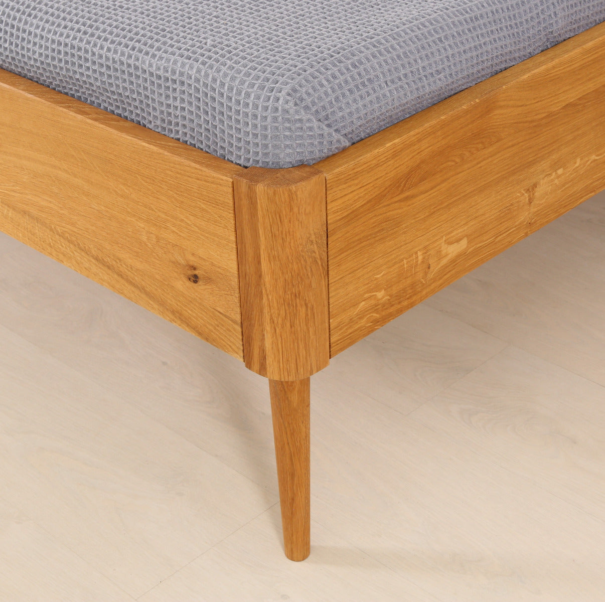 PRINA PREMIUM Massivholzbett, Lederlehne