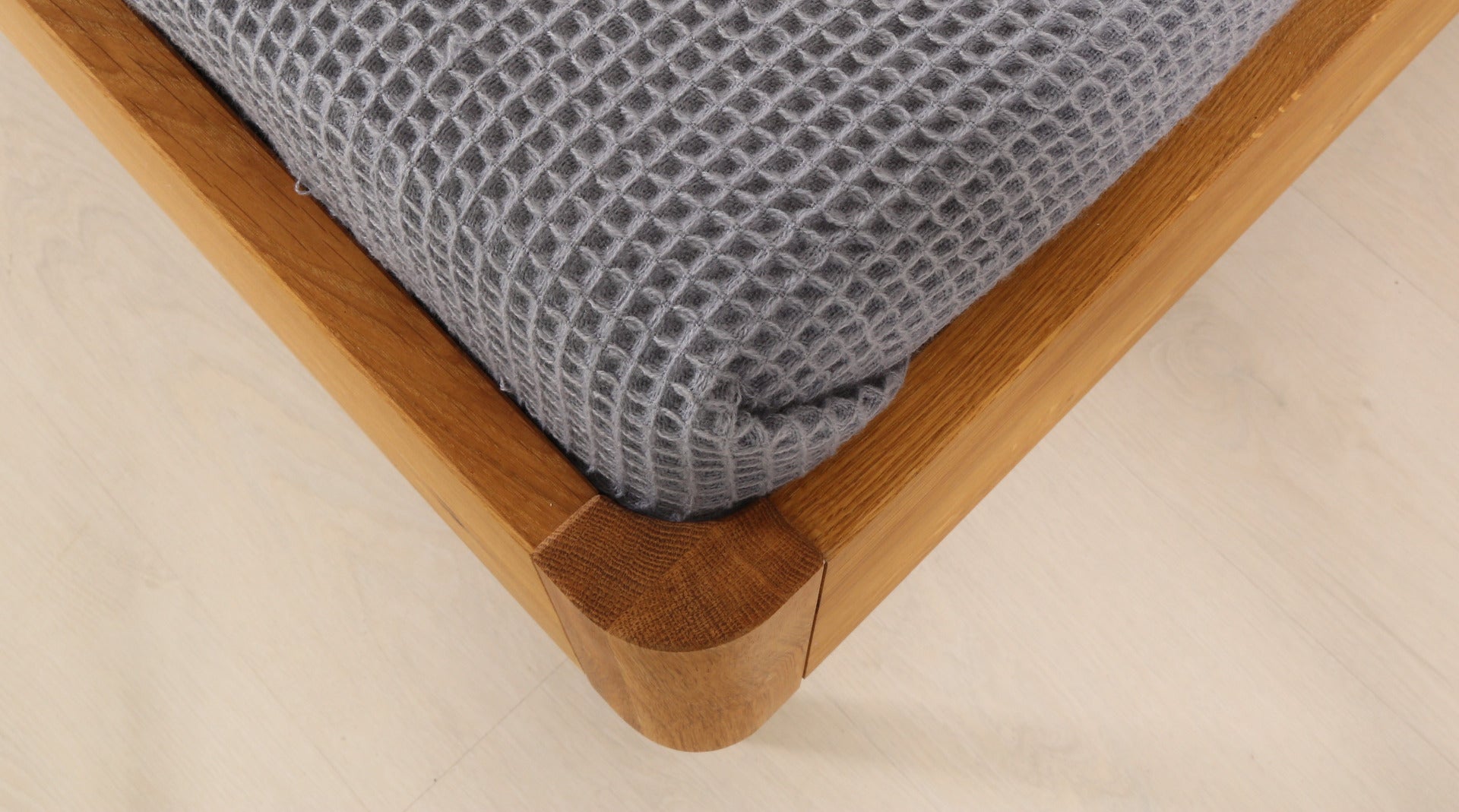 PRINA PREMIUM Massivholzbett, Lederlehne